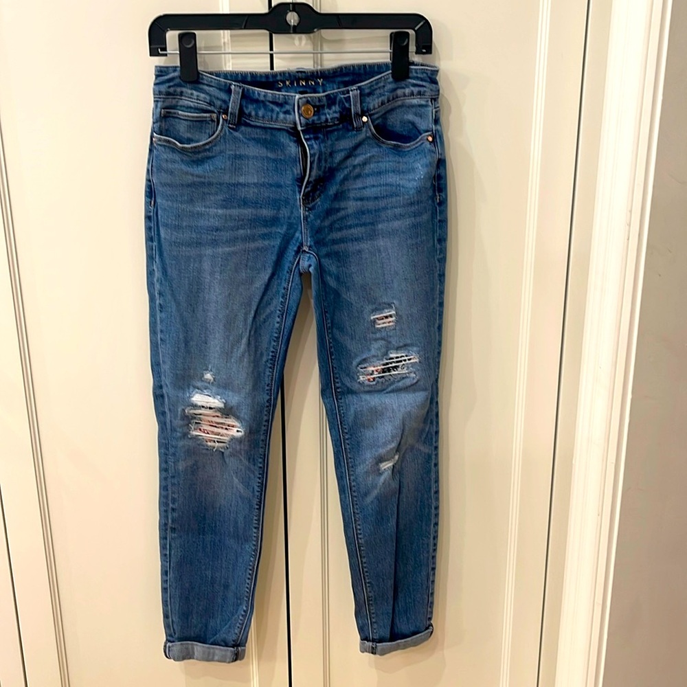 Embroidered Ripped Jeans